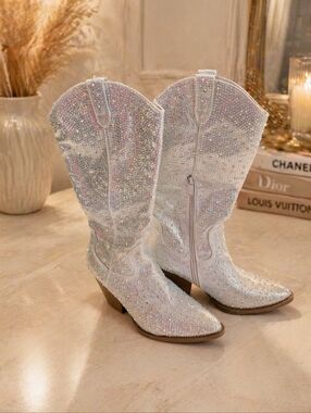 Forever 8.5 White Iridescent Bling Rhinestone Western Boots